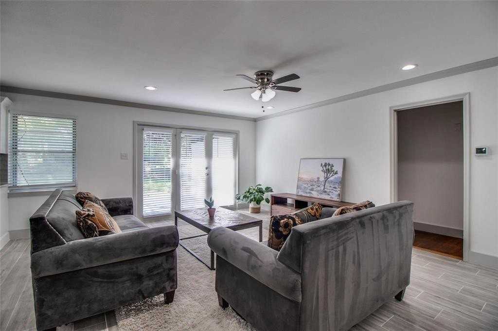 702 Ridgedale Drive - Photo 3 of 23