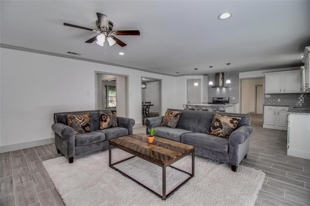 702 Ridgedale Drive - Photo 4 of 23