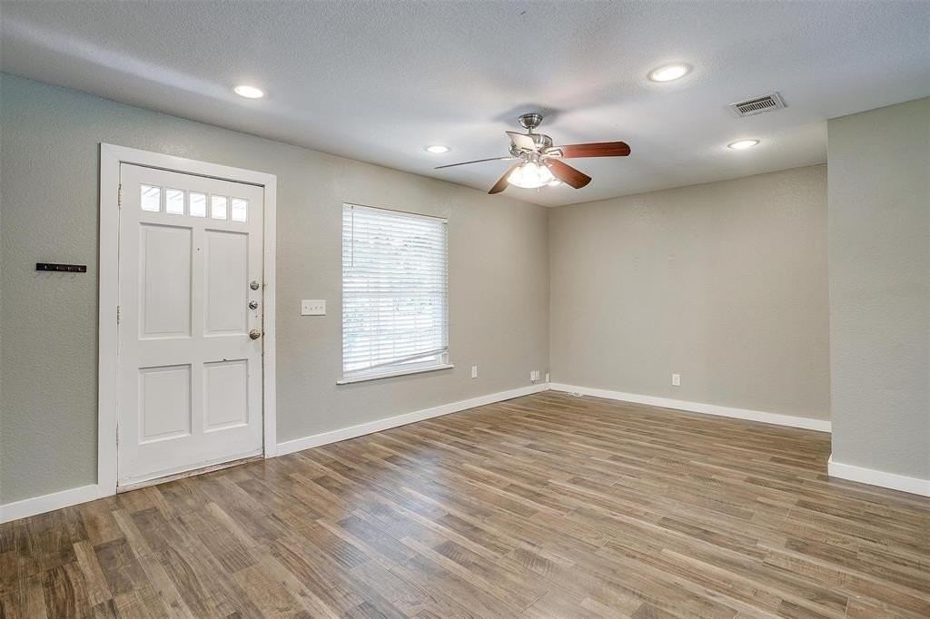 3524 South Dr - Photo 3 of 19