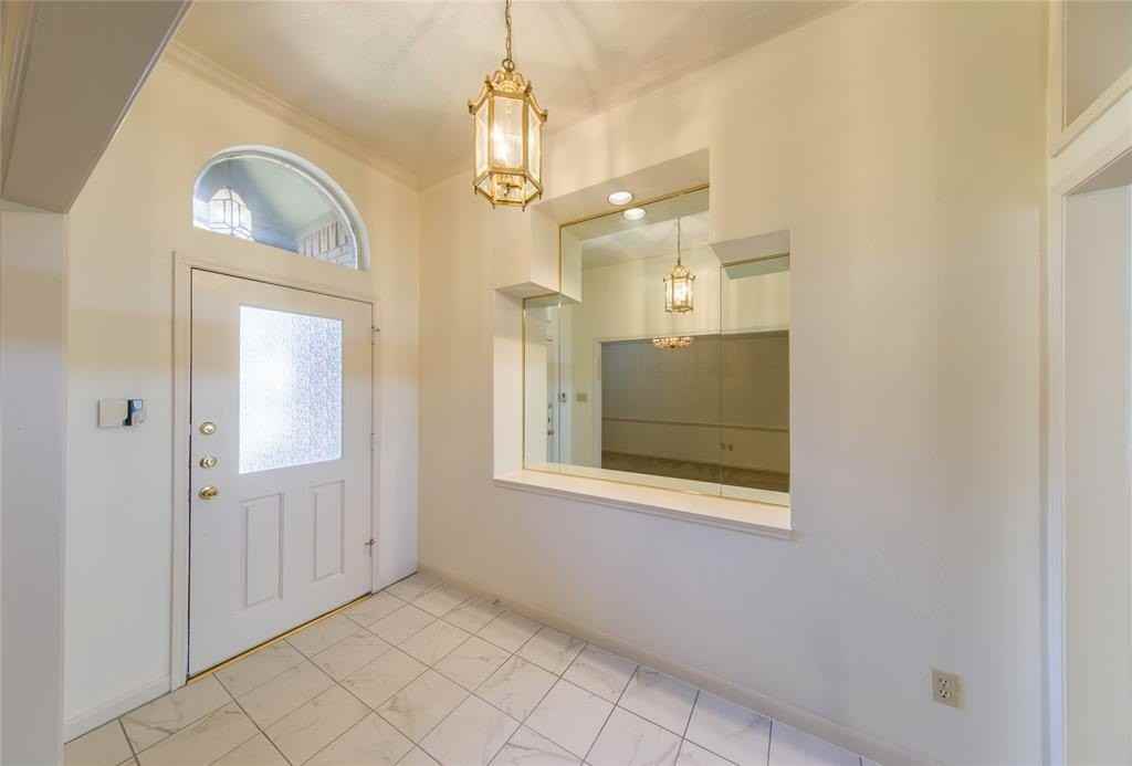 2119 Antibes Dr - Photo 4 of 37