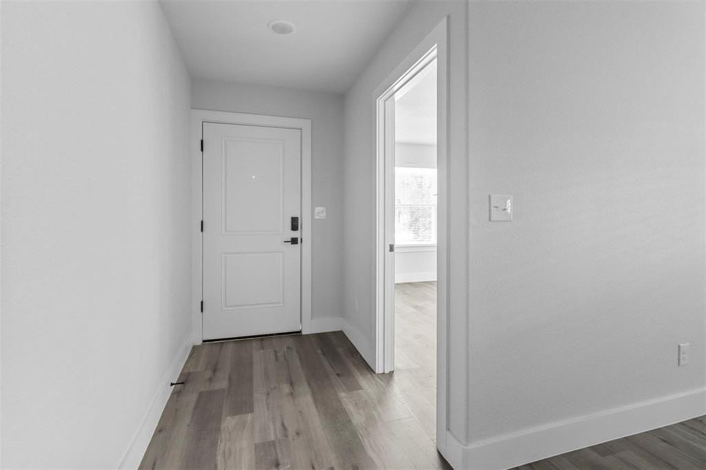 408 West 6th Street #2 - Photo 4 of 16