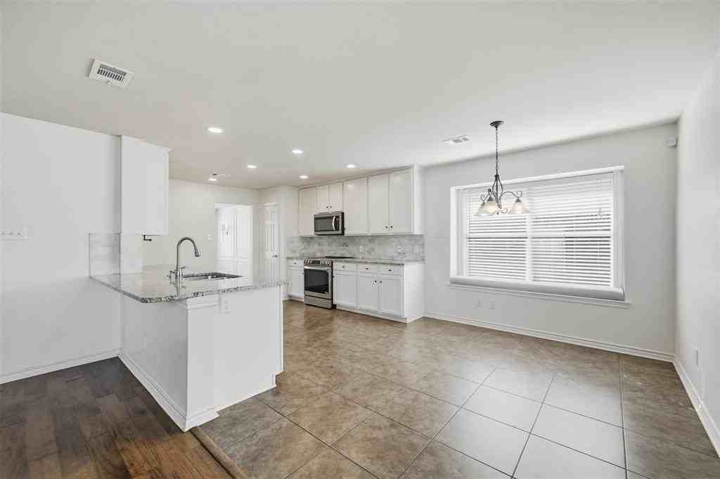 5408 Bridgeport Rd - Photo 4 of 22