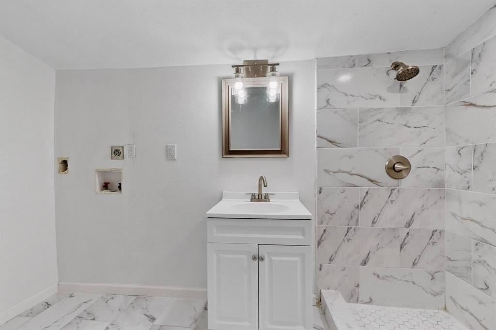 631 Baker St #1 - Photo 7 of 32