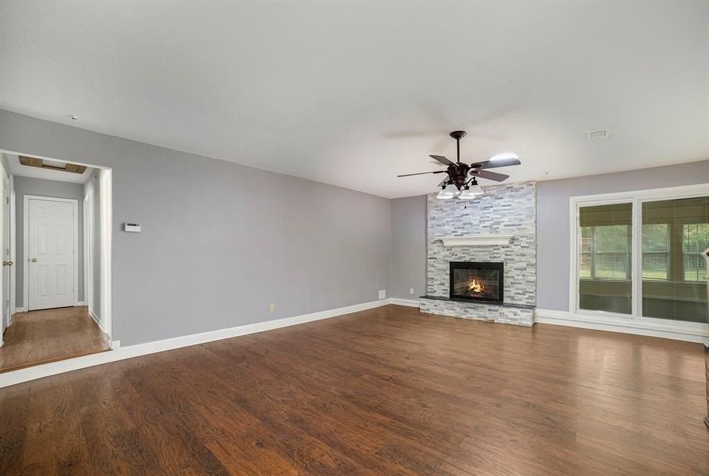 2940 Flamingo Cir - Photo 4 of 24