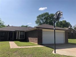 featured image of 702 Creekside Dr