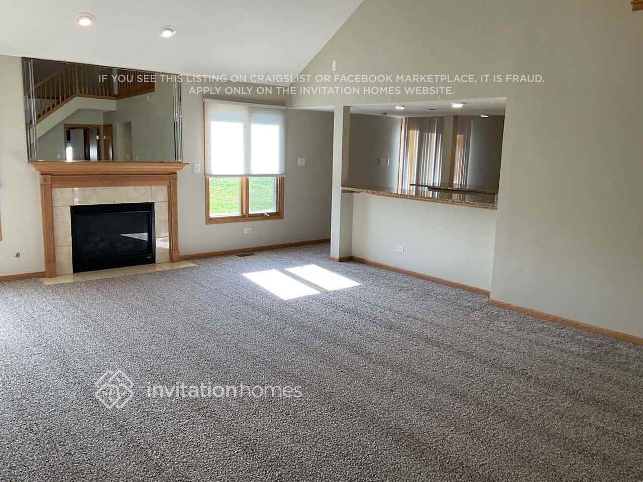 1021 Amlin Ter - Photo 3 of 13