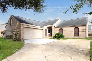 featured image of 207 Queens Ct