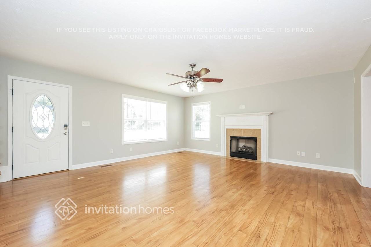 1005 Bolton Drive - Photo 4 of 18