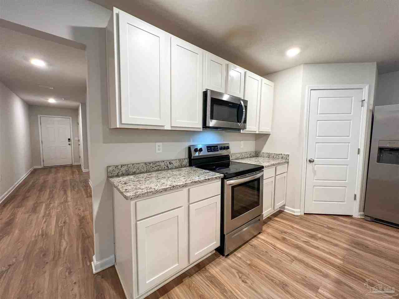 6351 Burrow Ln - Photo 7 of 26