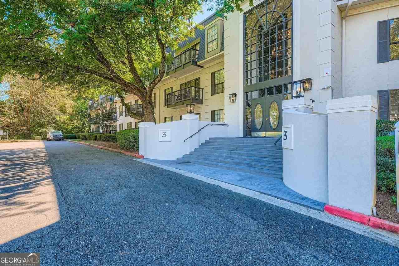 3302 Pine Heights Dr Ne - Photo 3 of 17