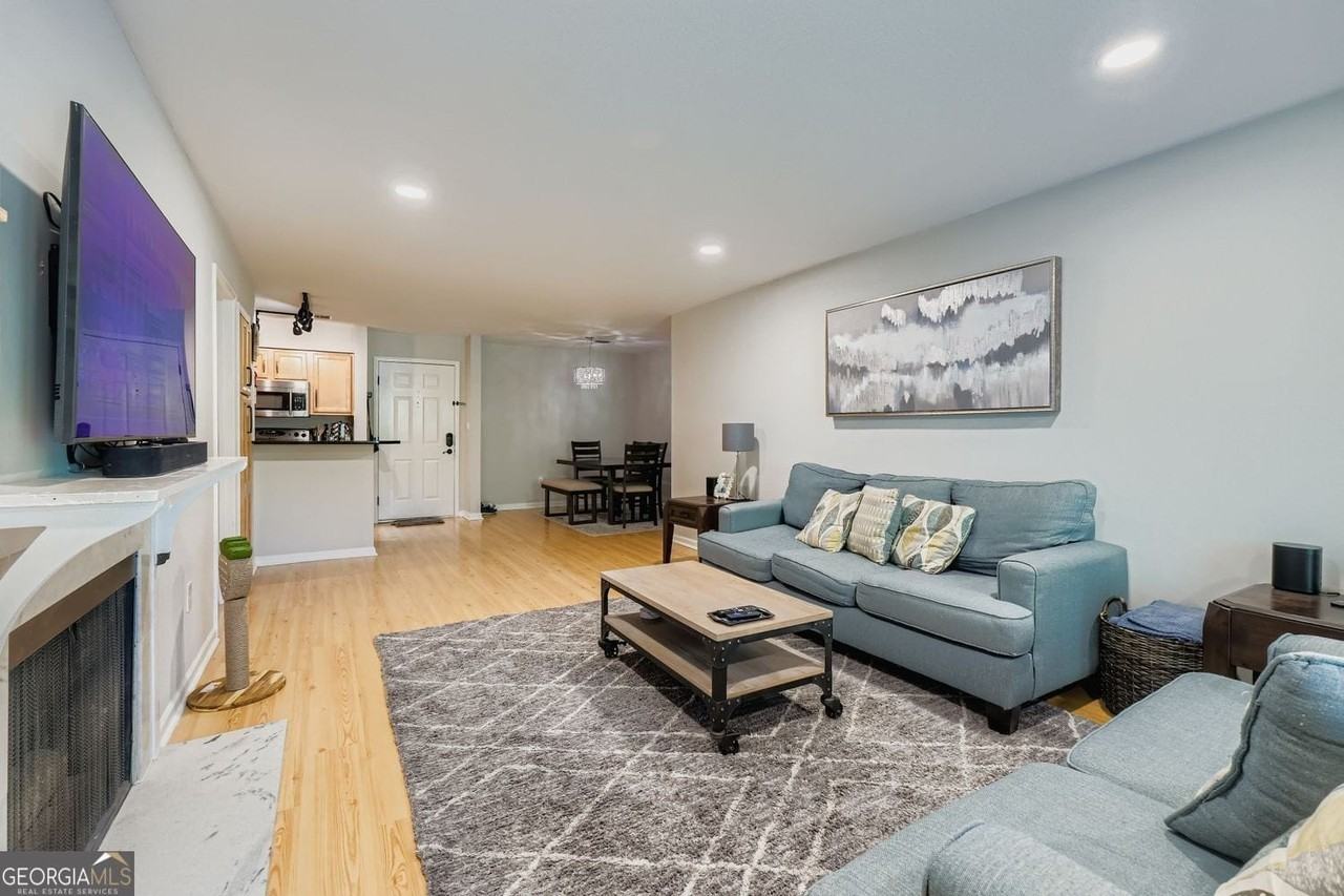 3302 Pine Heights Dr Ne - Photo 5 of 17