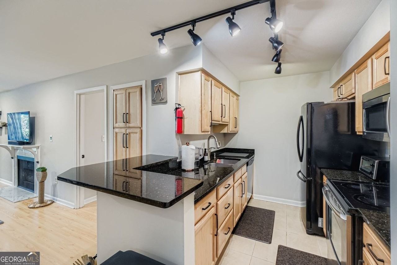 3302 Pine Heights Dr Ne - Photo 7 of 17