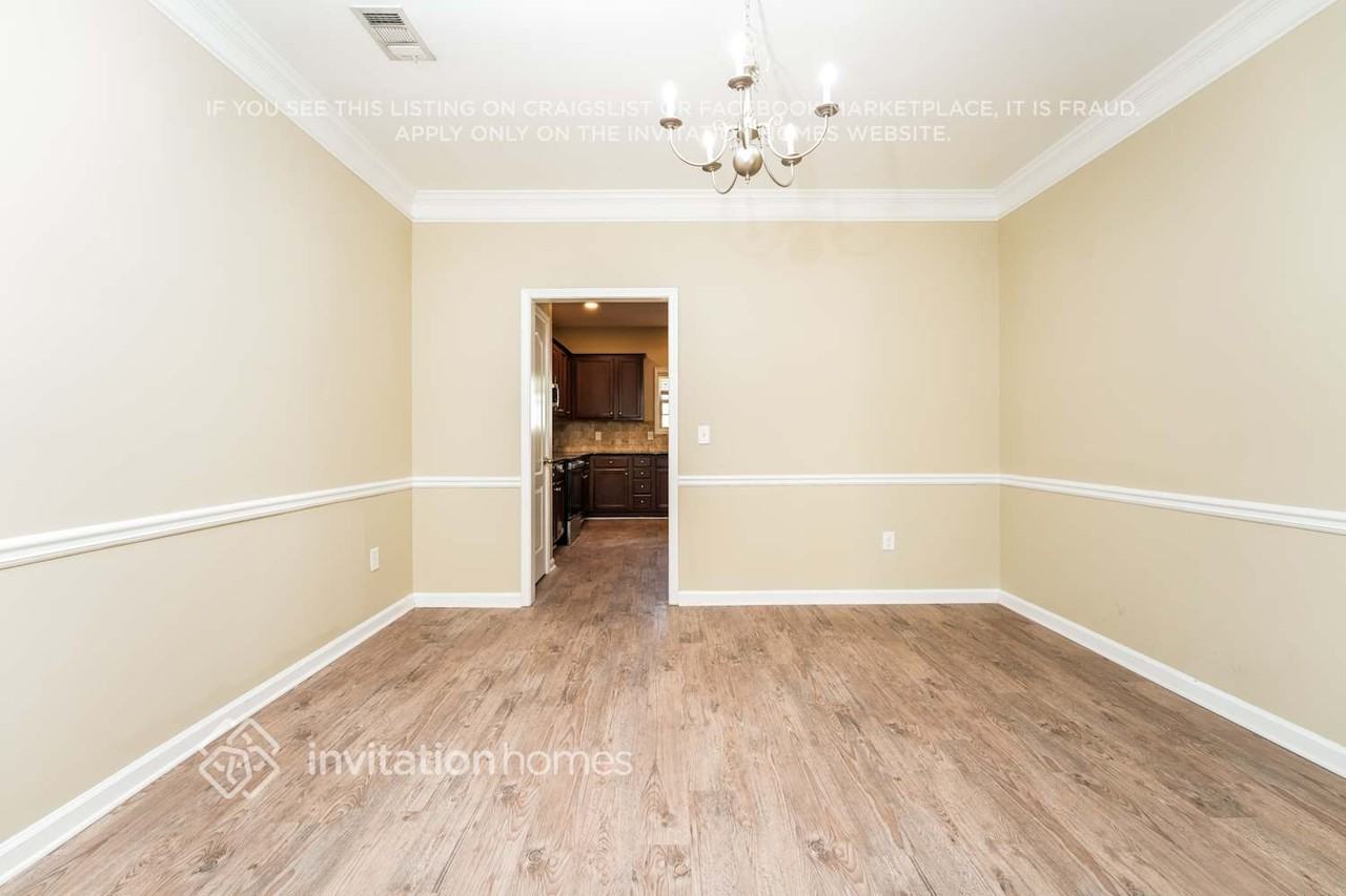 4377 Gateview Drive Southwest - Photo 7 of 18