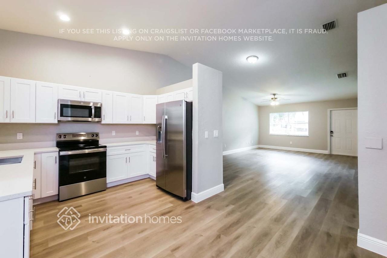 10203 Nw 36th St - Photo 5 of 17