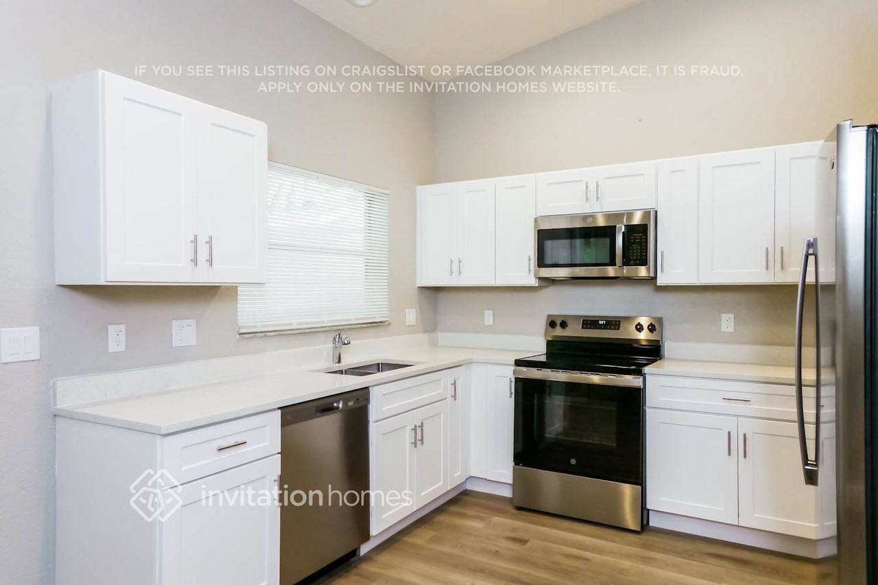 10203 Nw 36th St - Photo 6 of 17