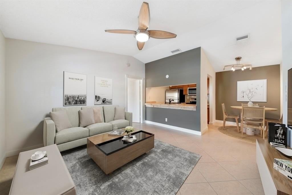 9466 Boca Cove Cir #315 - Photo 4 of 21