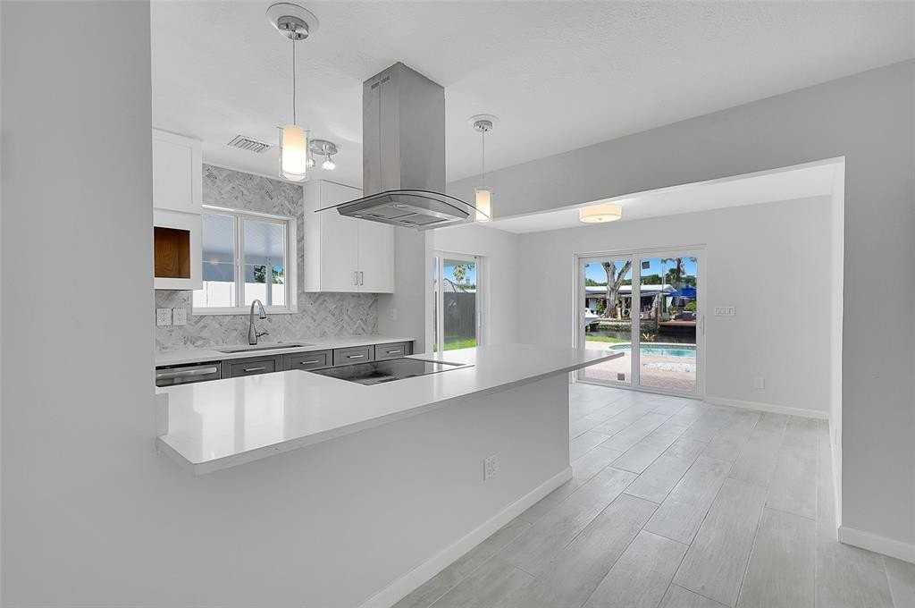 4710 Sw 43rd Ave - Photo 5 of 40