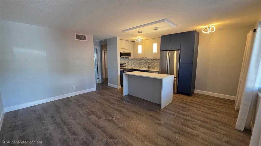 2607 Northeast 8th Avenue #14 - Photo 2 of 12