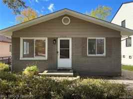 featured image of 5528 Sunnycrest Dr