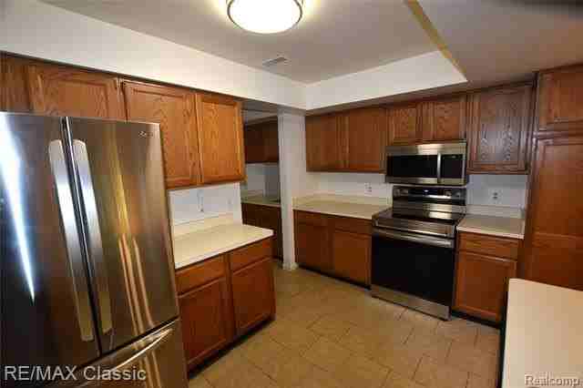 1635 Huntington Park #E - Photo 6 of 15