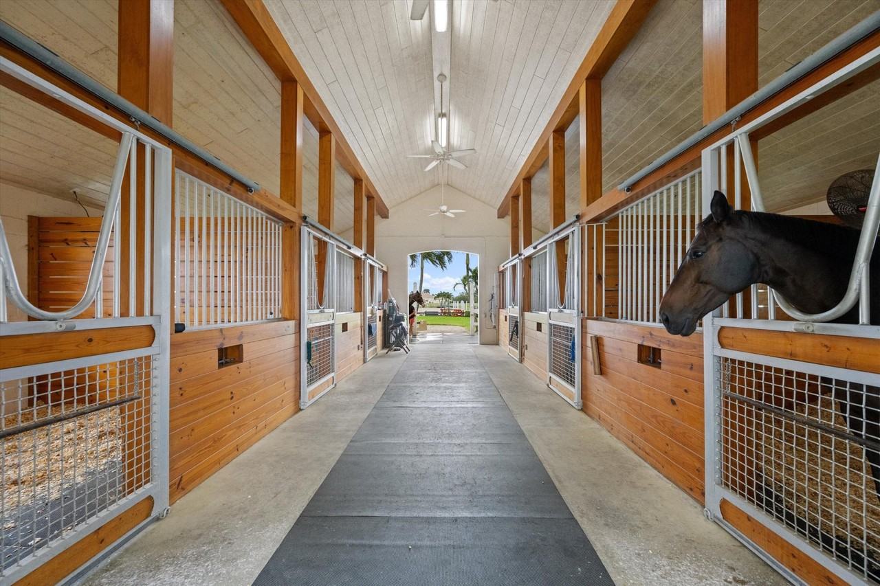 15416 Sunnyland Ln #BARN - Photo 5 of 18