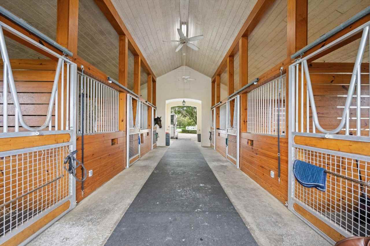 15416 Sunnyland Ln #BARN - Photo 6 of 18