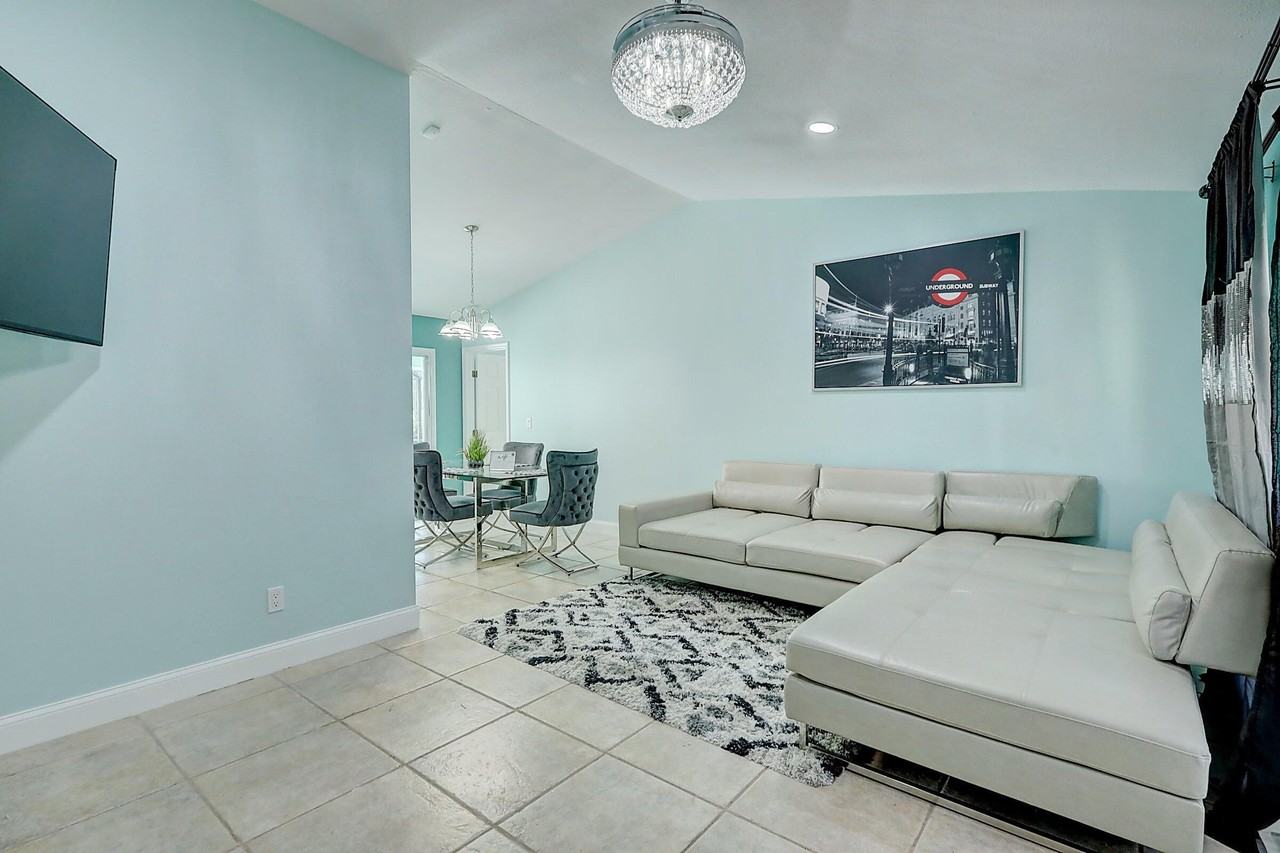 238 Sw Grove Ave - Photo 6 of 47