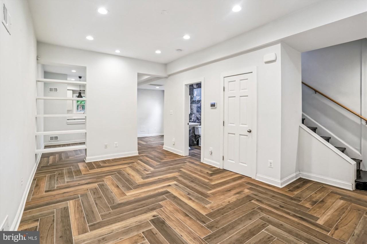 612 Alabama Ave Se - Photo 4 of 18