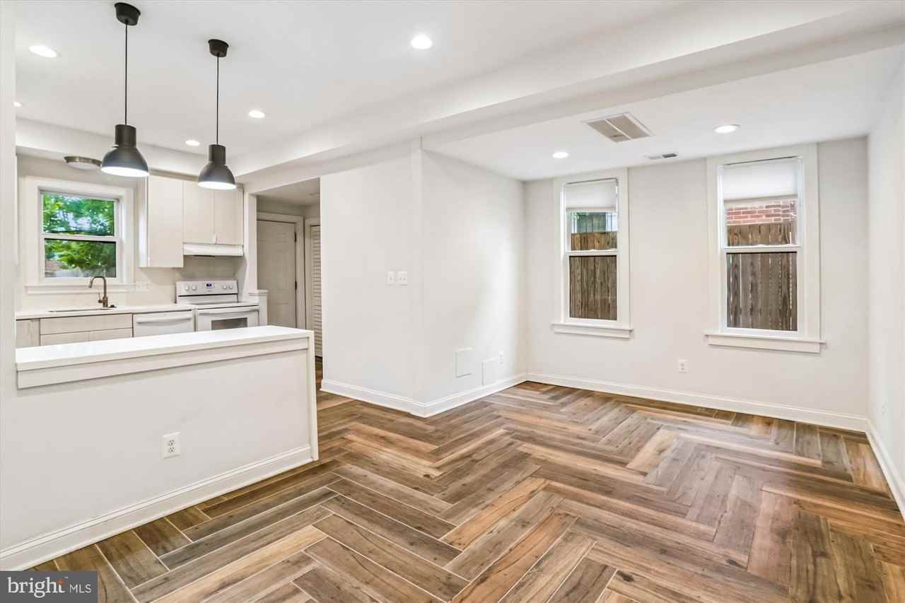 612 Alabama Ave Se - Photo 6 of 18