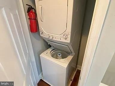 543 Florida Ave Nw Apt 4 #4 - Photo 6 of 17