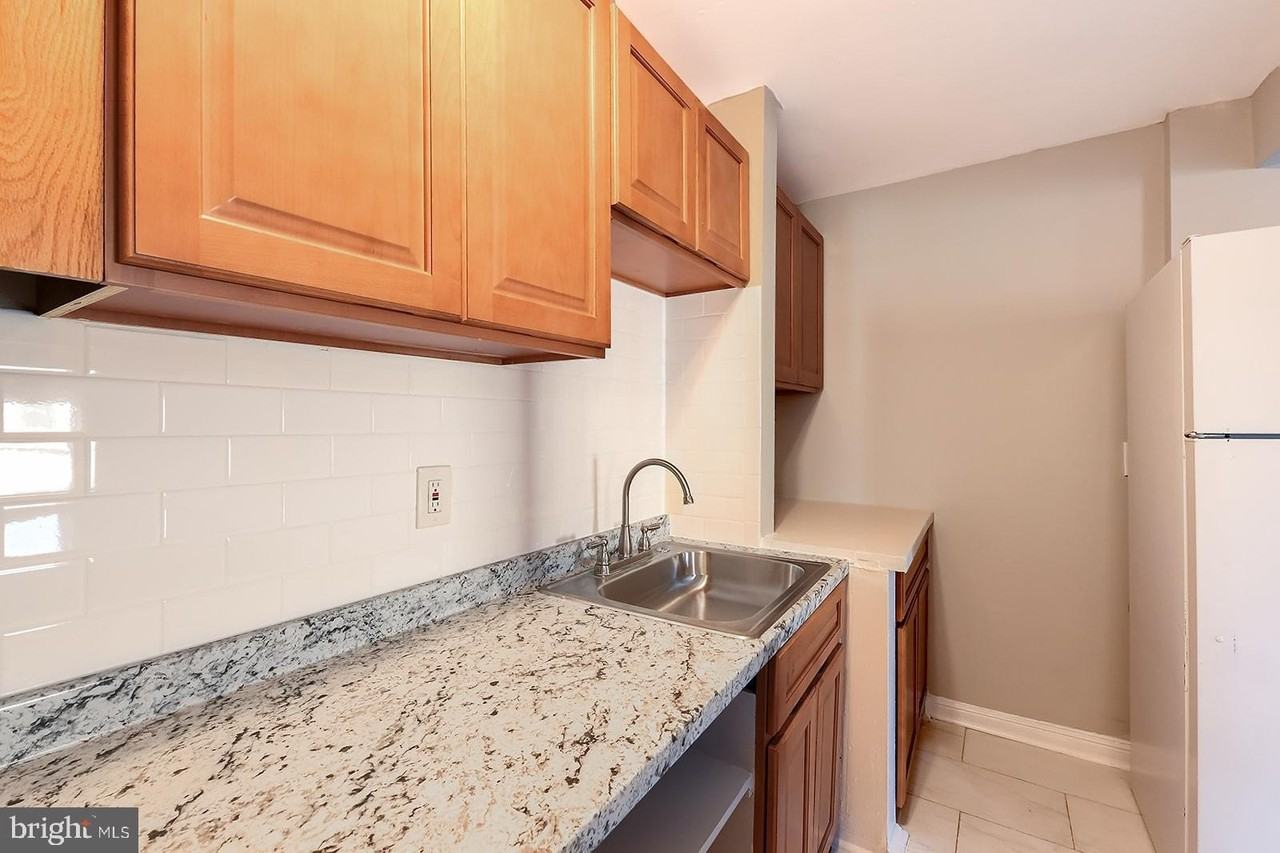 1436 W Baltimore St Apt 2 #2 - Photo 6 of 11