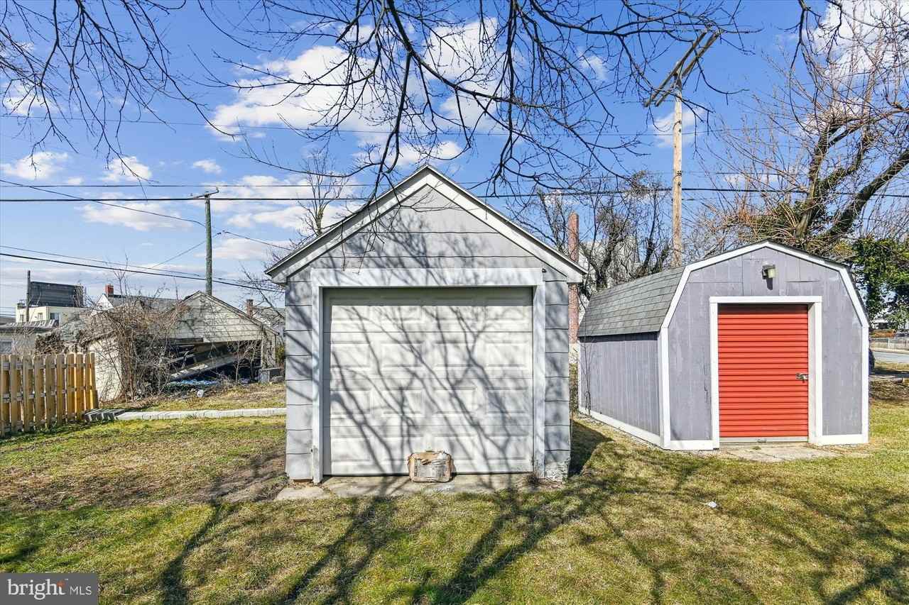 5926 Old Frederick Rd - Photo 5 of 44