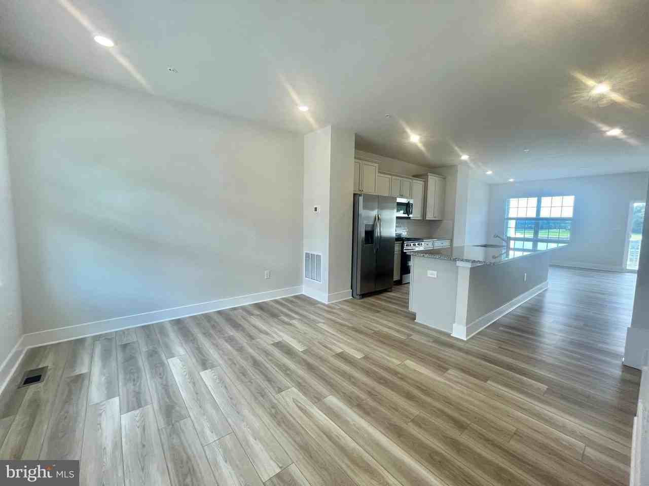 2264 Marcy Dr - Photo 5 of 39