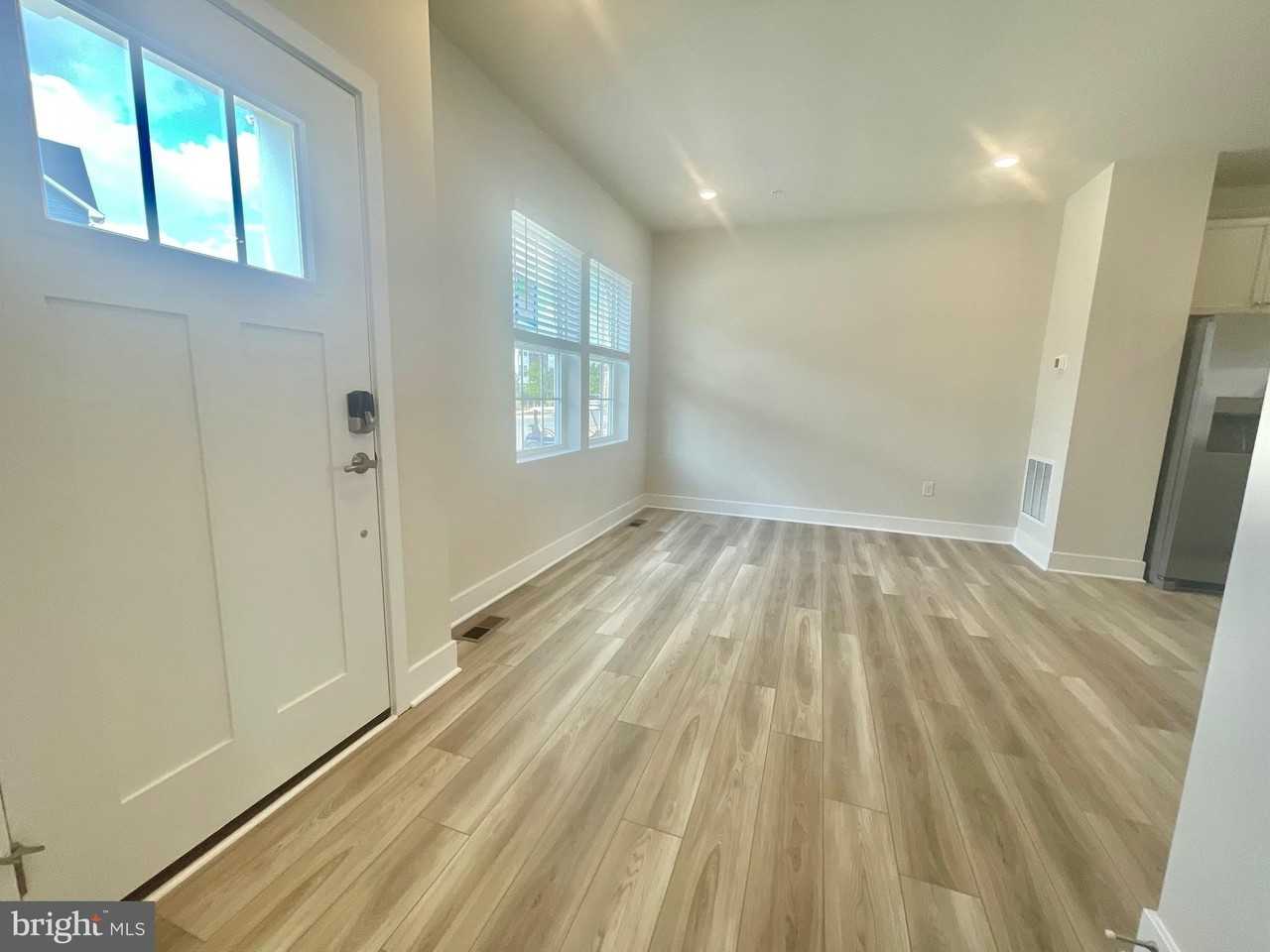 2264 Marcy Dr - Photo 6 of 39