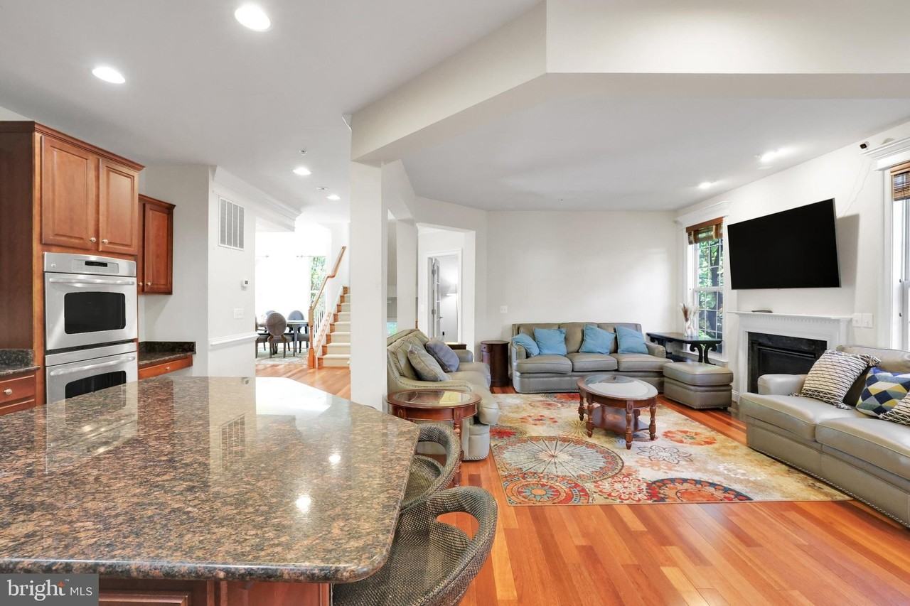 3037 Moore Lane - Photo 4 of 44