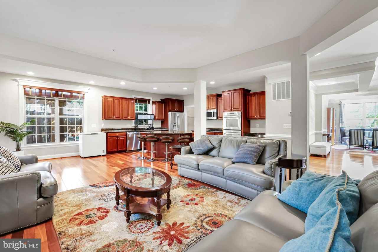 3037 Moore Lane - Photo 5 of 44