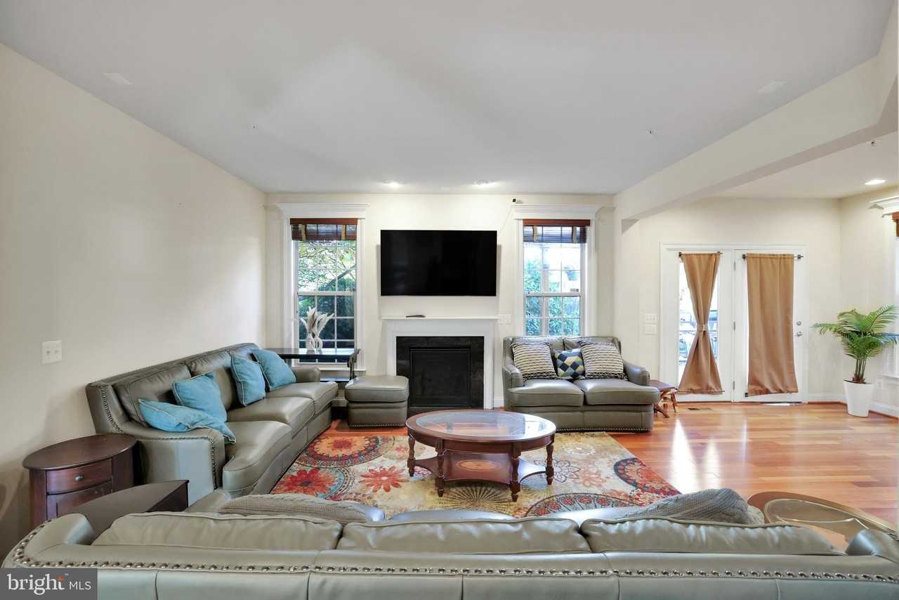 3037 Moore Lane - Photo 7 of 44