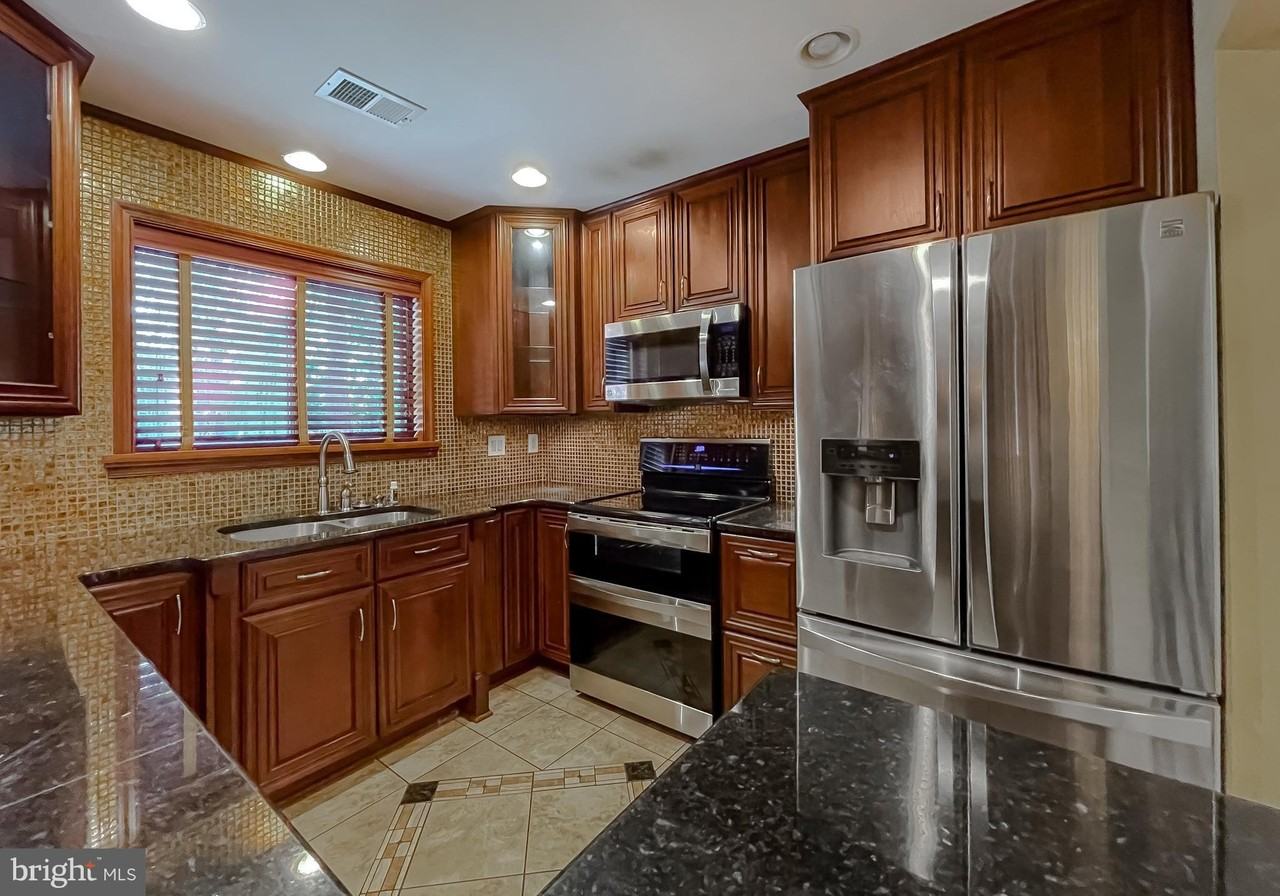 44678 Willow Oak Court - Photo 7 of 41