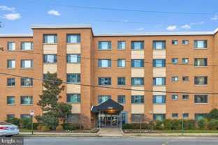 1200 S Arlington Ridge Rd Apt 717 #717 - Photo 1 of 1