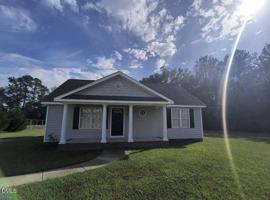 featured image of 220 Hillard Ln