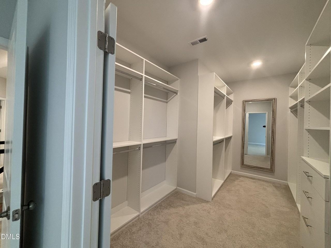 2105 Goudy Drive - Photo 5 of 41