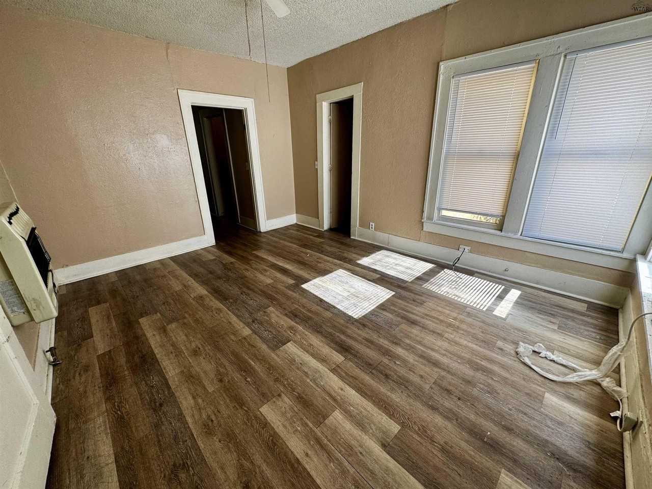 1205 Austin St #3 - Photo 6 of 8