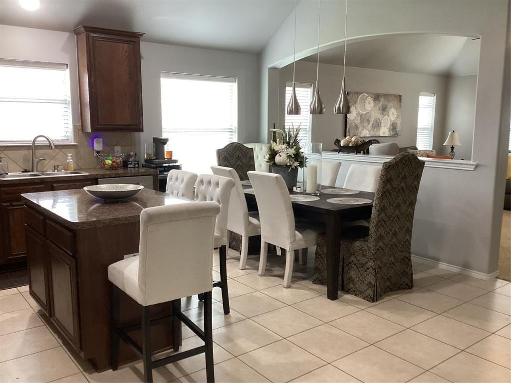 1731 Katrina Ln - Photo 7 of 19