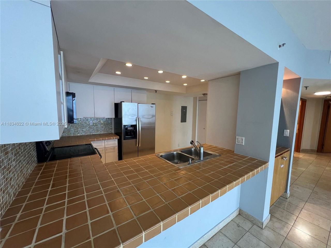 520 Brickell Key Dr #A1519