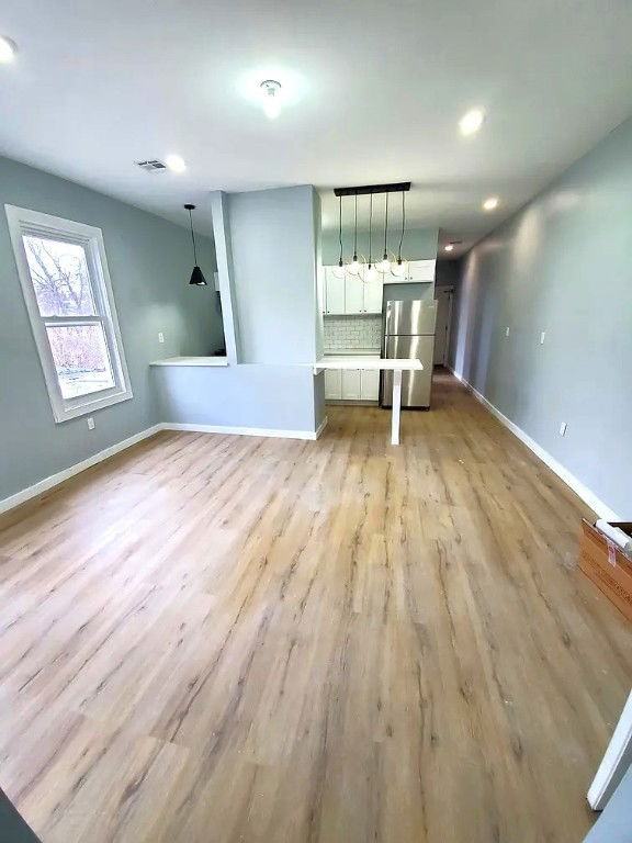 139 N 11th St #2R - Photo 4 of 8