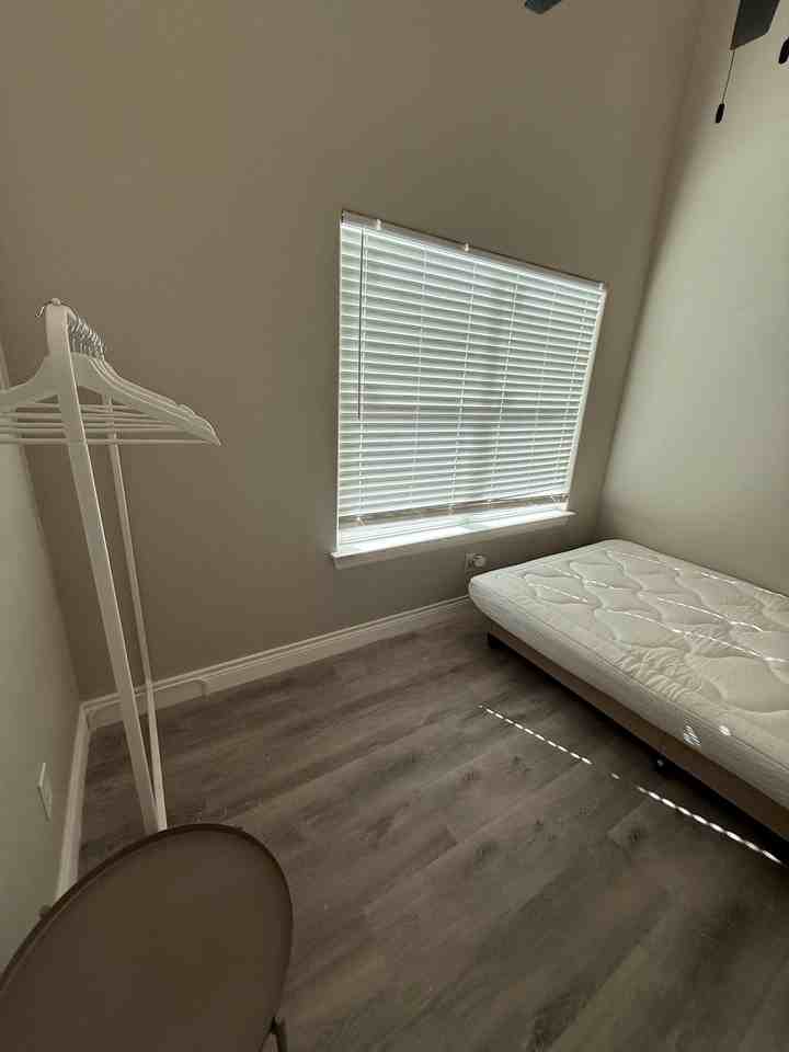 Dillard St - Photo 2 of 19