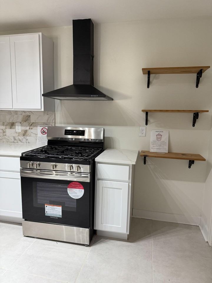 Morningview Dr - Photo 5 of 9