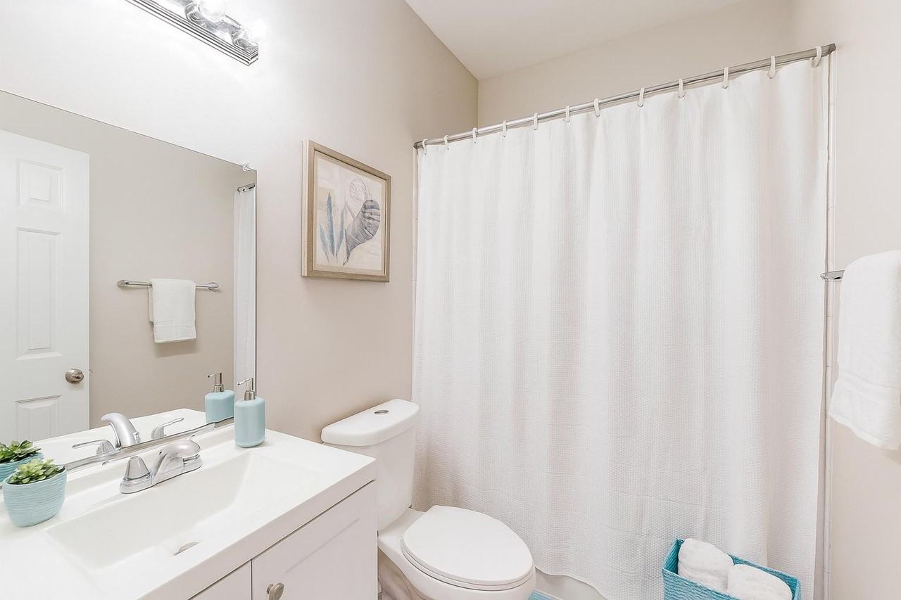 Ada Ave Nw - Photo 2 of 10