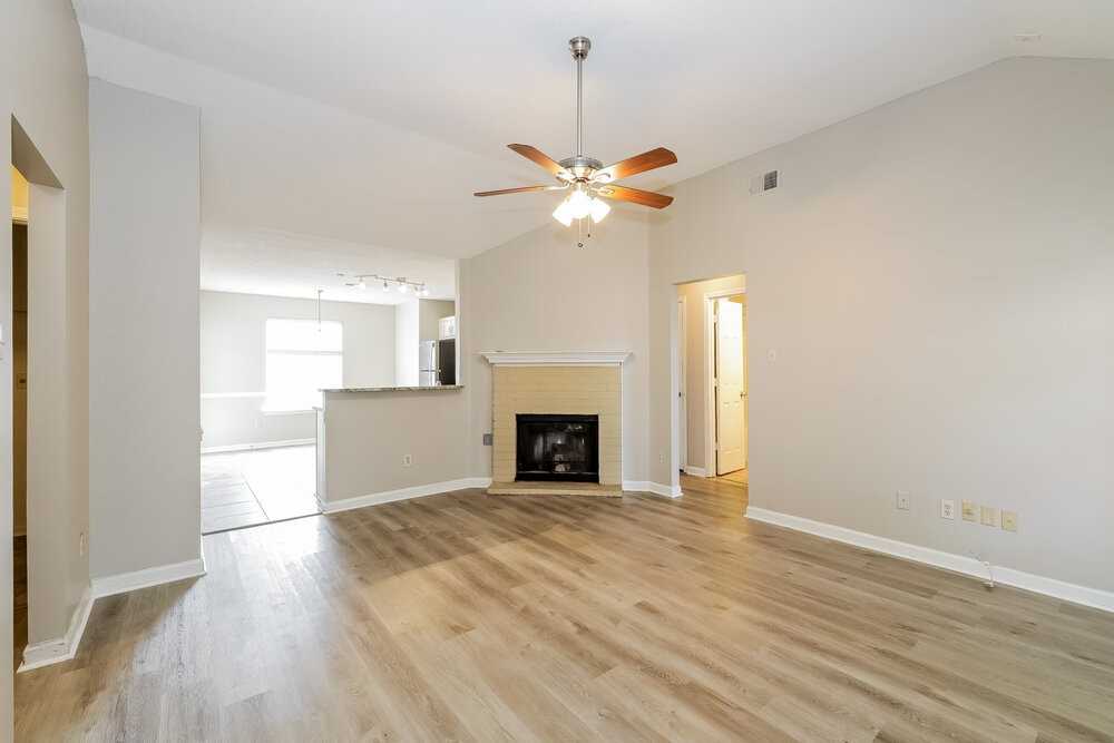 6883 Lagrange Cir N - Photo 3 of 16