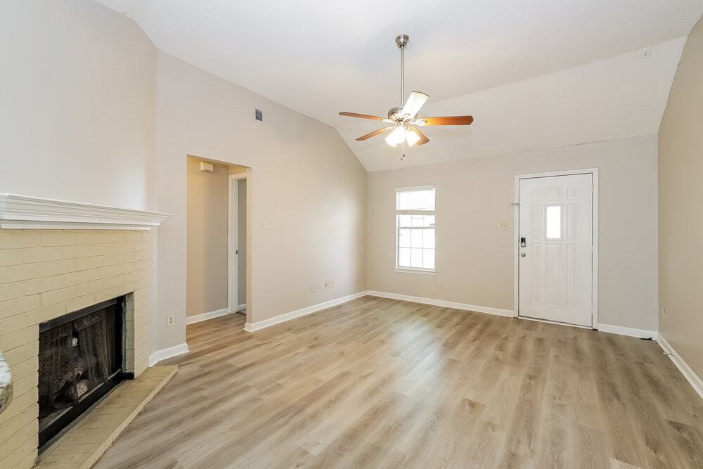 6883 Lagrange Cir N - Photo 4 of 16